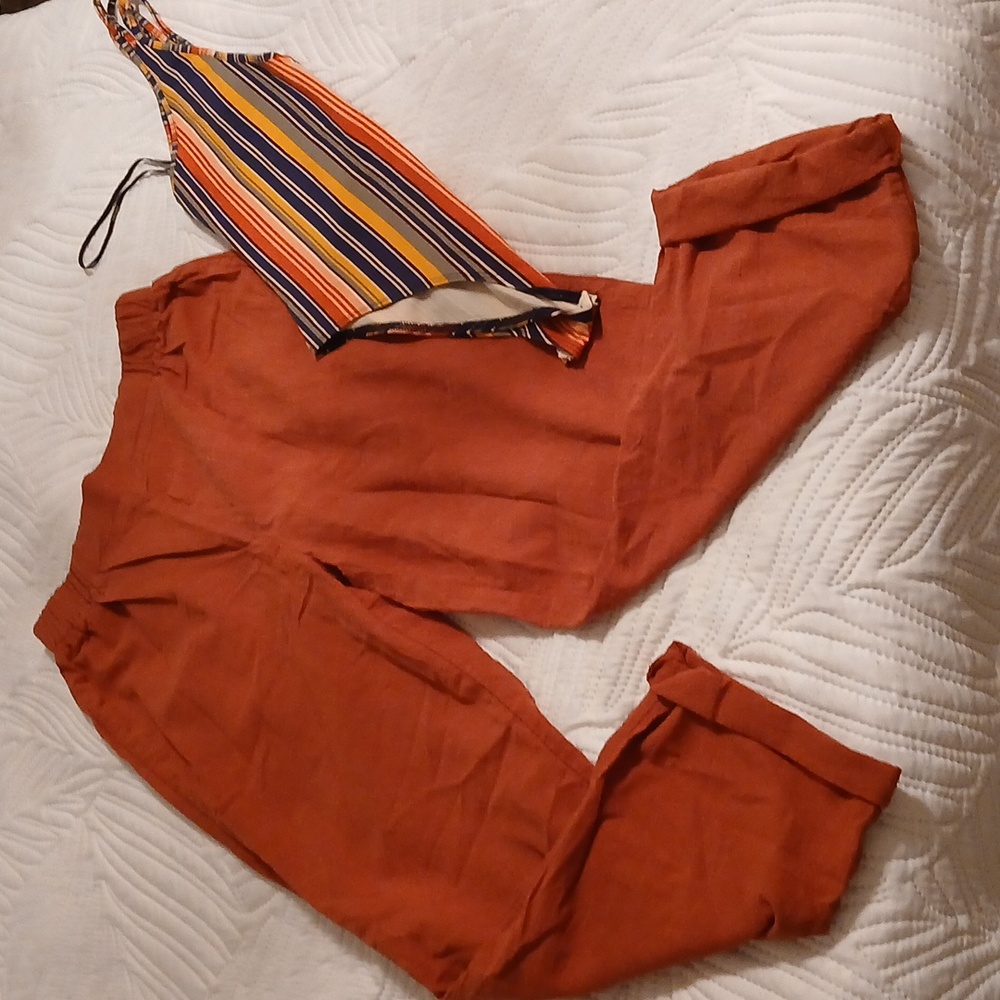 Loose pants with free bodysuit